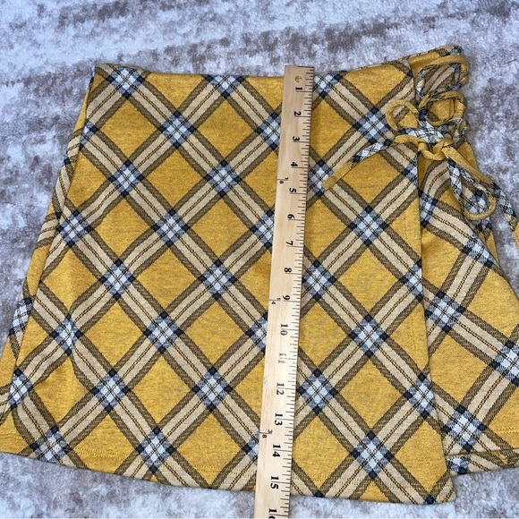 Madden NYC Yellow/black plaid pull on mini skirt Clueless above the knee SZ S - Picture 7 of 12